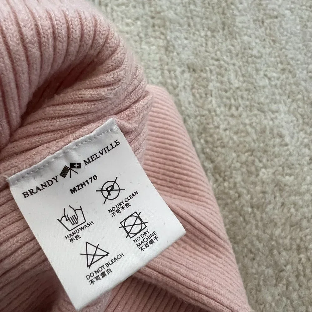 Brandy Melville Cropped Pink Mockneck Sweater - Picture 8 of 9
